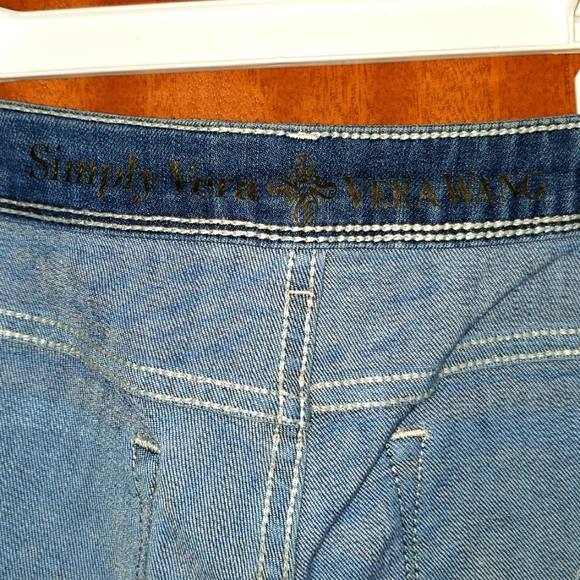 Like New! Simply Vera Wang Ankle Jeans - Picture 7 of 9